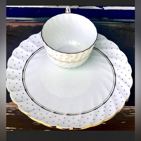 Gladstone Gold Trim Polka Dot Scalloped Lunch Plate & Cup Set - Picture 5 of 10